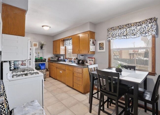 Photo - 4540 Tyler St NE