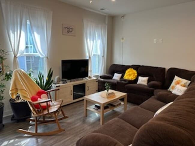 Photo - Chesapeake-Townhouse-Cardinal Meadows-3BR-2.5BA-1 Car Garage