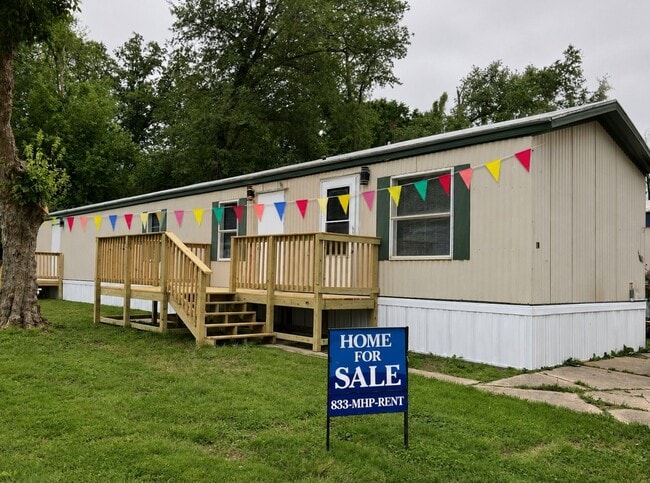 Building Photo - 40 Deerwood Park