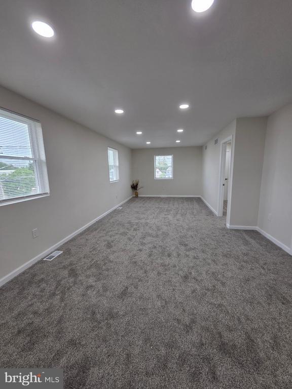102 E Clements Bridge Rd