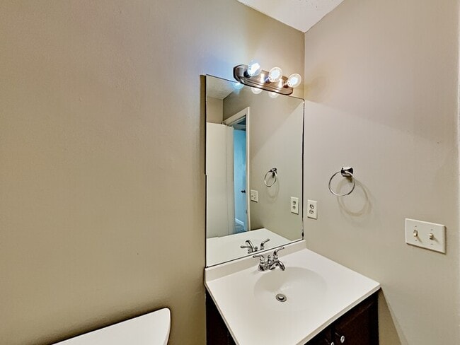 Photo - 6305 Beaver Creek Trail