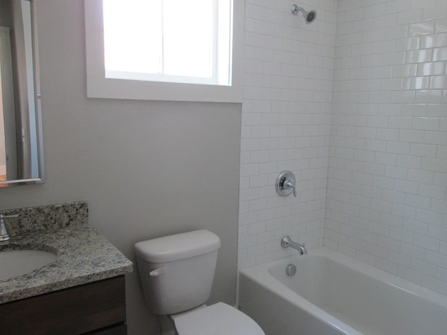15 Sires St