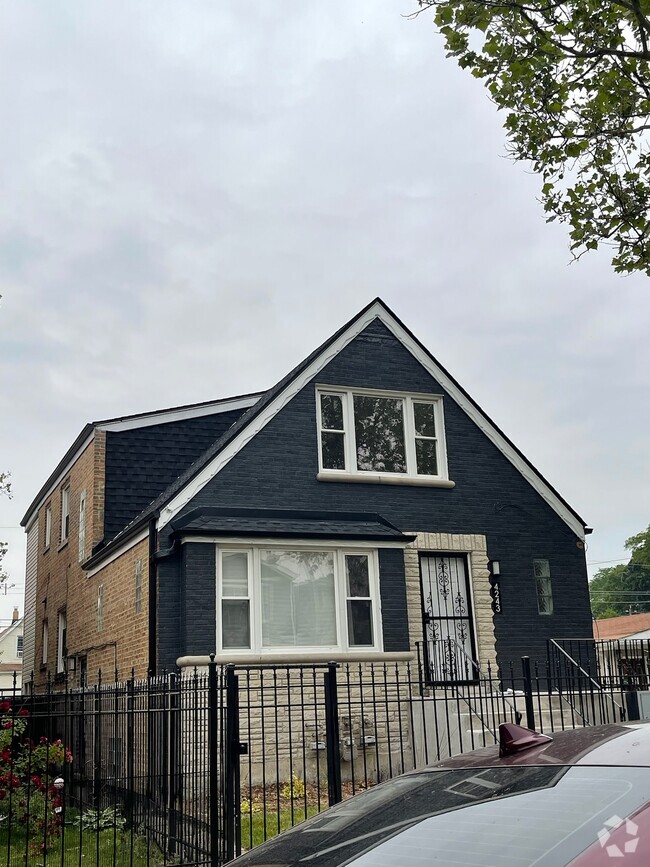 Building Photo - 4243 W Haddon Ave Unit GRDN Rental