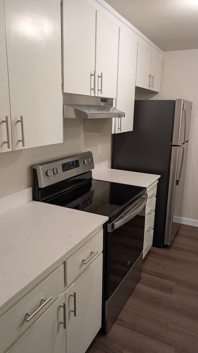 Nearly new flat-top range - 12817 4th Dr SE Unit 2