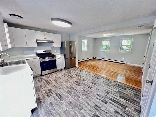 Photo - 15 1st St