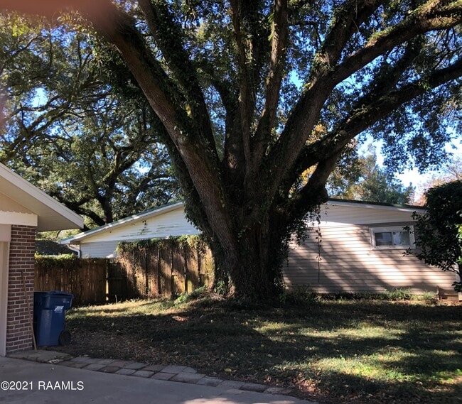 Photo - 505 St Camille St