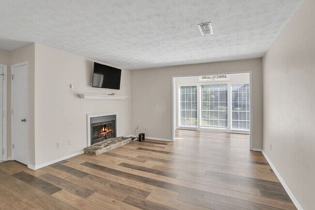 Photo - 1408 Country Park Dr