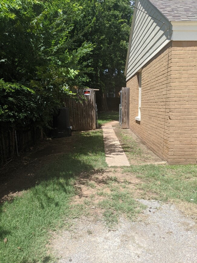 Walkway from parking space - 3715 Trellis Ct Unit 3715 1/2 Back