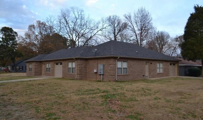 Building Photo - 708 Freeman St