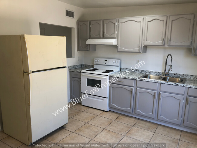 Photo - 3036 N Richey Blvd Apartment Unit B