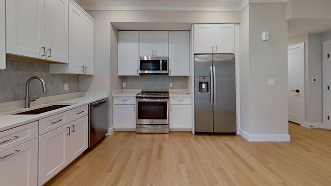 Building Photo - 104 Warren St Unit #6 Rental