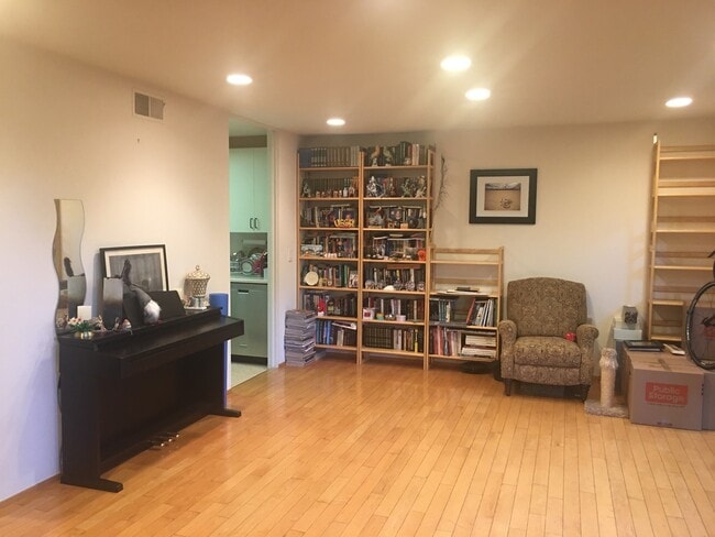 Photo - 3br/1.5ba Meadows of Terra Linda Townhouse...