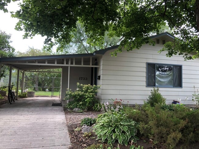 Building Photo - 1733 Phillips St