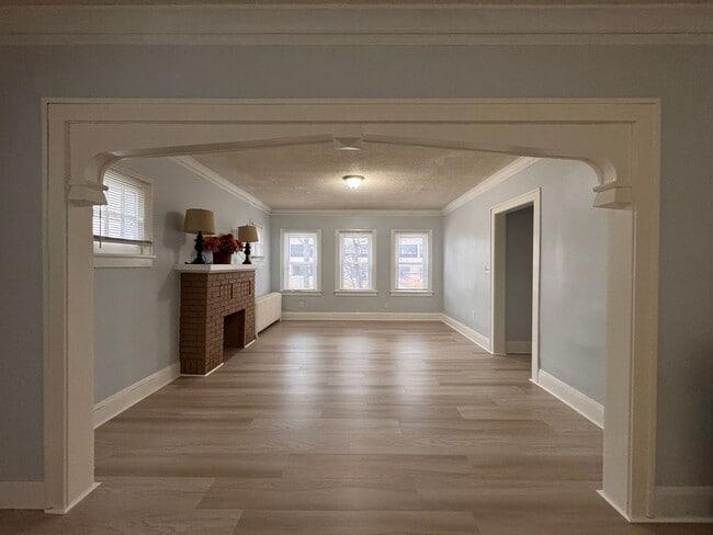 Photo - 1429-1431 Knox Ave N Unit 1431