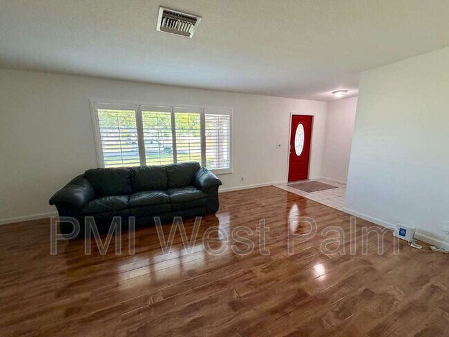 Photo - 147 Sunflower Cir