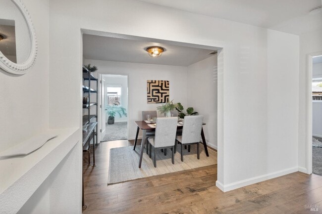 Photo - 372 Acacia St