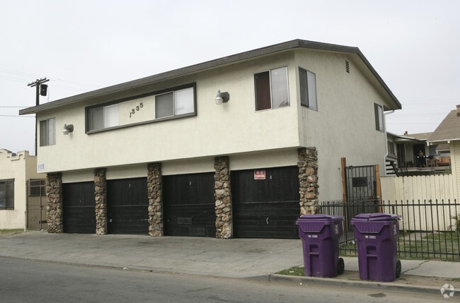 1335 Stanley Ave