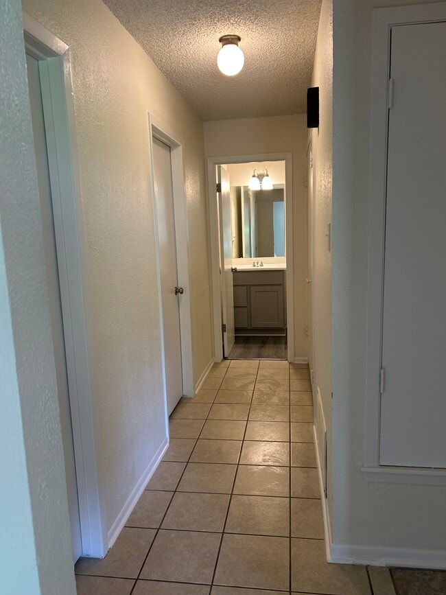 Photo - 309 Briarwood Dr