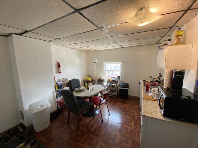 kitchen - 16 Melba Pl Unidad #3