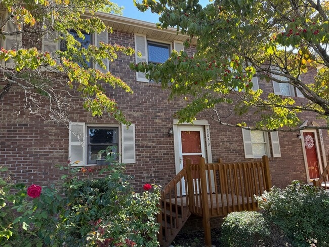 2 Bedroom 1.5 Bath Townhome located in Gre... - 2 Bedroom 1.5 Bath Townhome located in Gre...