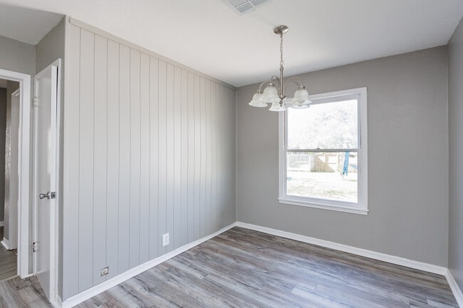 Photo - 1025 Whitaker Dr