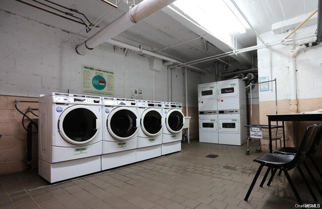 Photo - 140 E Hartsdale Ave