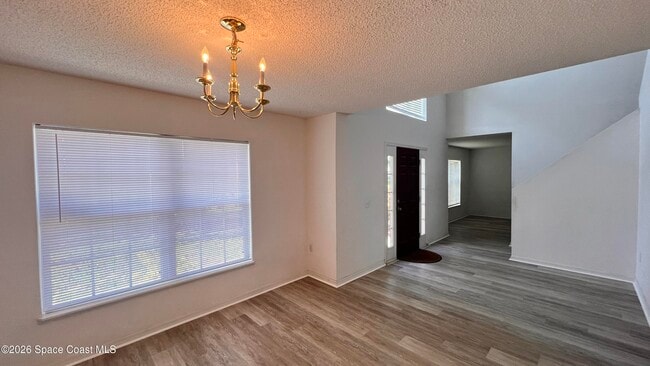 Photo - 1727 Valcourt St NW