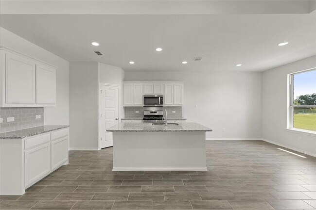 Photo - 2004 Poppy Wy