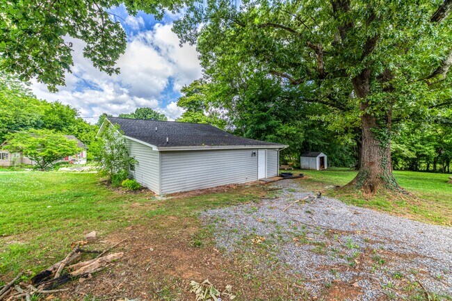 Photo - 2208 Sanderson Rd Unit 101