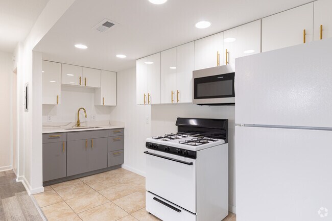 Interior Photo - 320 Grafton Ave Rental