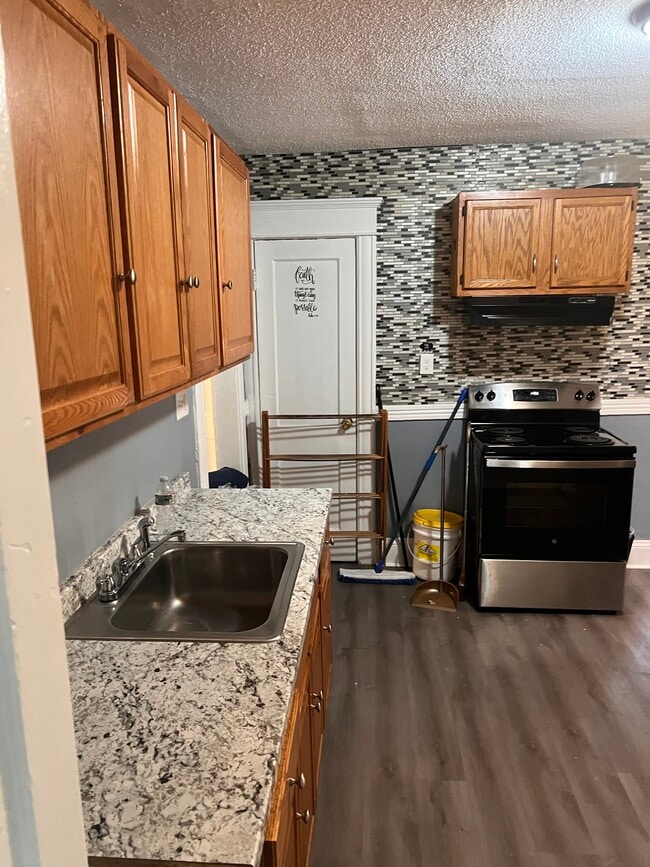 Kitchen - 101 Middlesex St