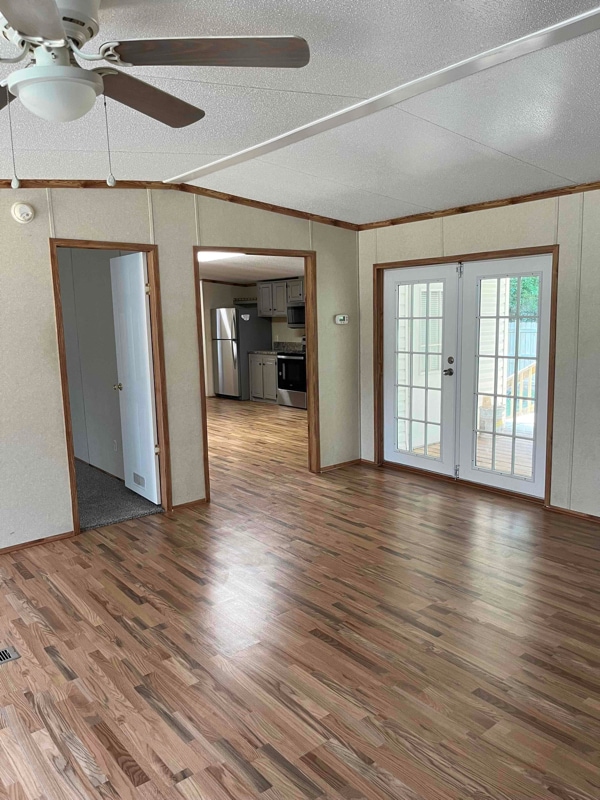 177 Neches Dr