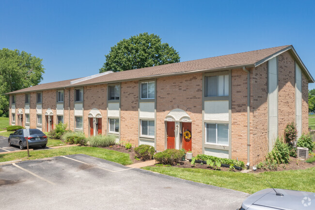 River Chase Apartments For Rent in Florissant, MO | ForRent.com