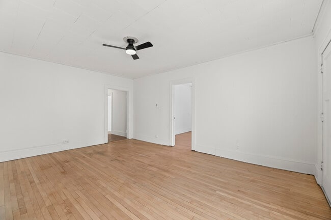 Photo - W180S7705 Pioneer Dr Unit 3