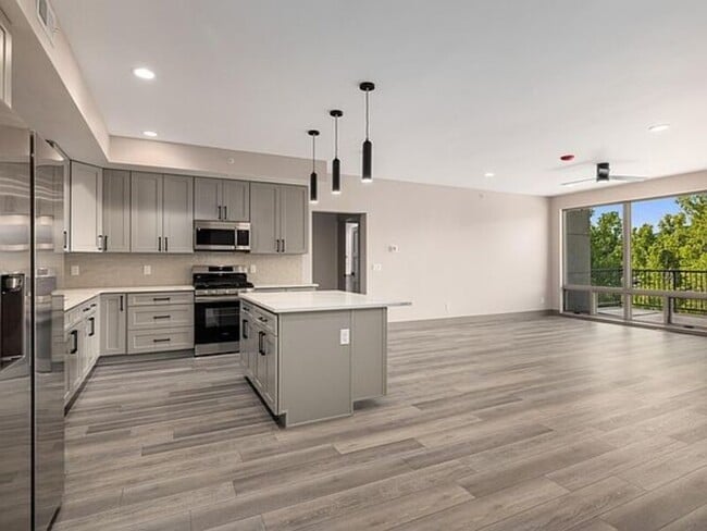 Photo - 700 Blue River Pkwy