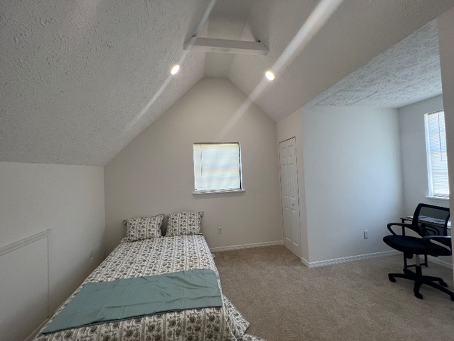 Photo - 1417 SW Vicuna Ln