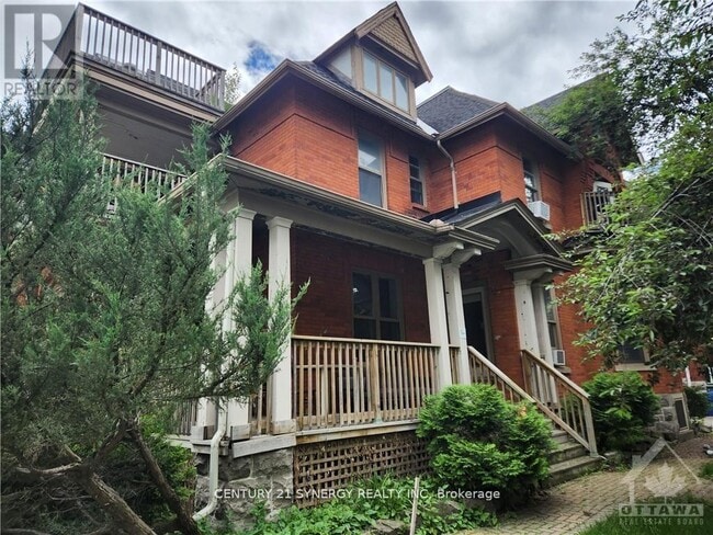 Photo - 450 MacLaren St Unit 8