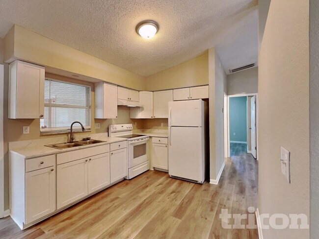 Photo - 1809 Avon St