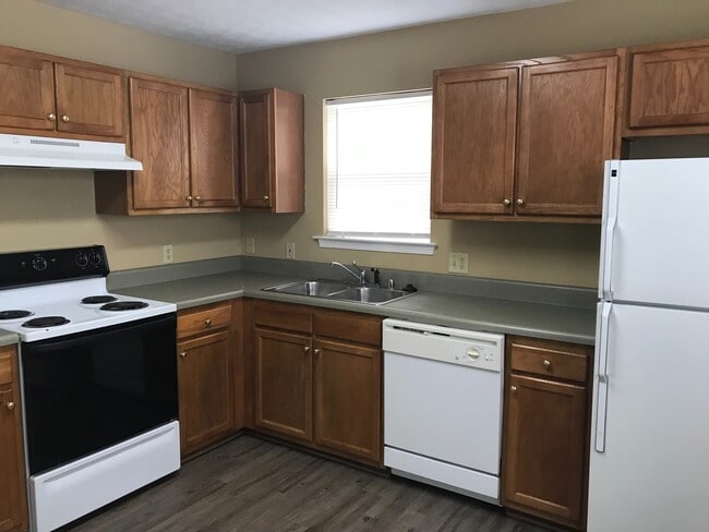 Photo - Spacious 3 bedroom, 2 bathroom home near R...