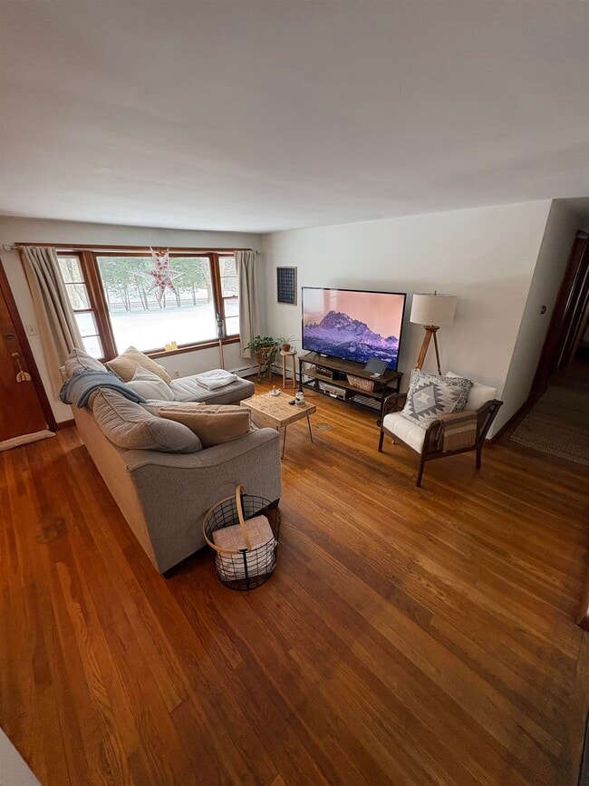 Photo - 335 Tolend Rd