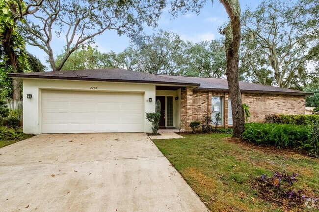 Building Photo - 2701 Kinnon Dr Rental