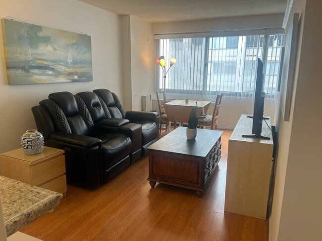Photo - 4515 Willard Ave Unit 1725