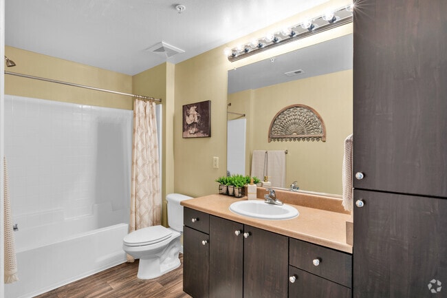 2BR, 2BA - 1056SF - 2 Bathrooms