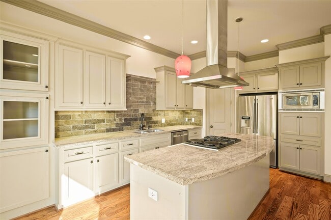 Photo - 1655 Castle Ct