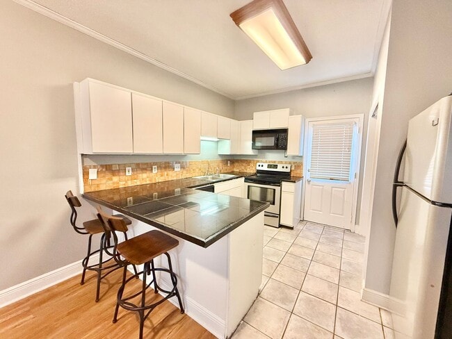 Photo - Charming 2 Bed 1 Bath Apartment