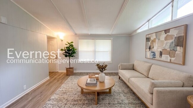 Photo - 508 Landers St