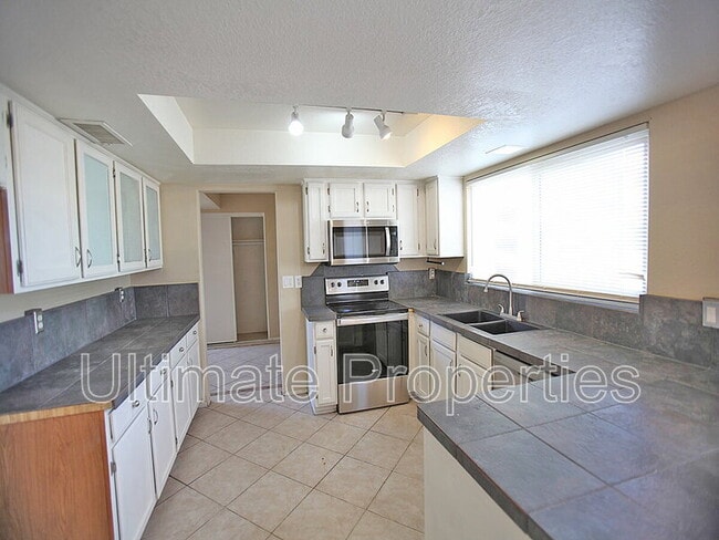 Building Photo - 6337 W Turquoise Ave