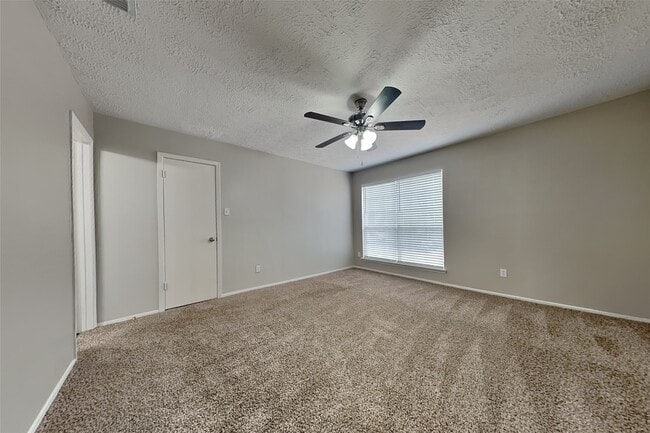 Photo - 4823 Owens Creek Ln