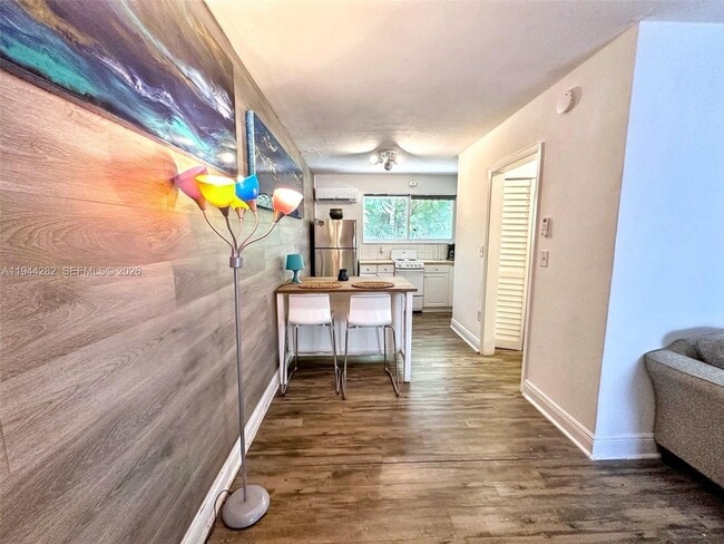 Building Photo - 3071 SW 27th Ave Unit 19