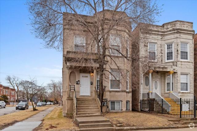 Building Photo - 2 bedroom in Chicago IL 60649 Unit 1 Rental